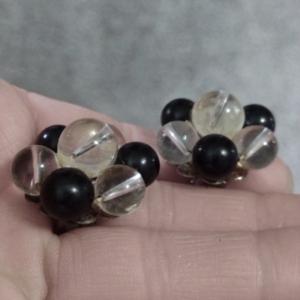 !SALE! VINTAGE 50s CLUSTERED BUBBLE BEADED SILVER-TONE CLIP-ON 1" EARRINGS